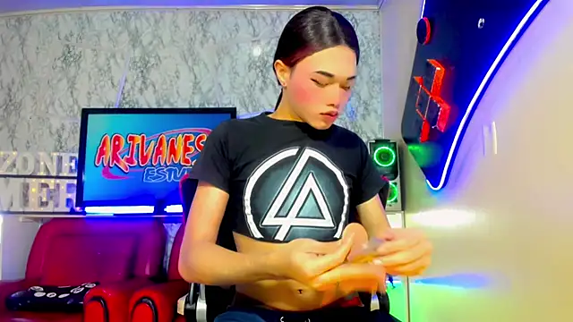 Madison Mujica online show from November 13, 11:20 am