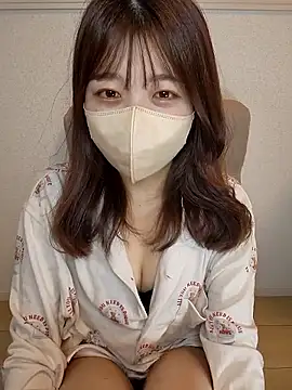 Sakura-japanese- online show from April 18, 12:13 am