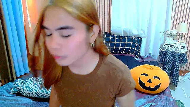 Snapshot of zeusdaven chatting on October 2, 6:07 am zeusdaven online show from October 2, 6:07 am