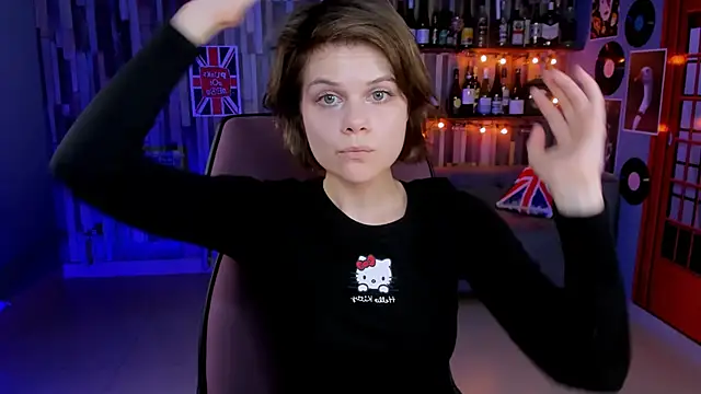 EllieMurler online show from October 14, 1:35 pm