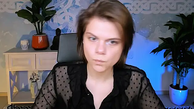 EllieMurler online show from November 28, 9:45 am