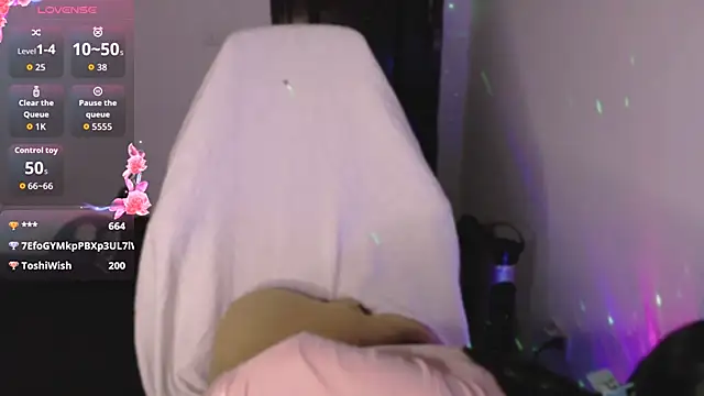 Phuong Bee online show from November 12, 1:20 pm