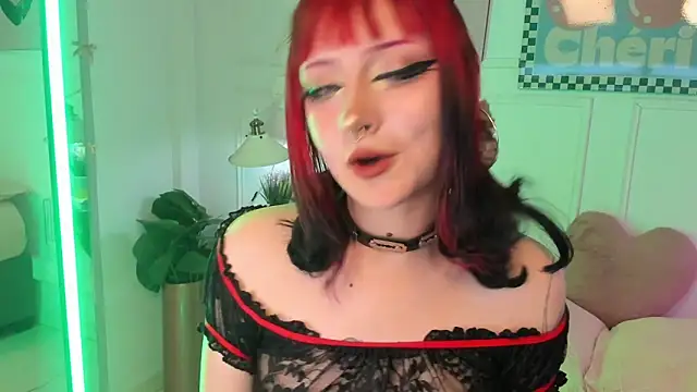 Zoe Lynch  online show from May 29, 12:25 pm