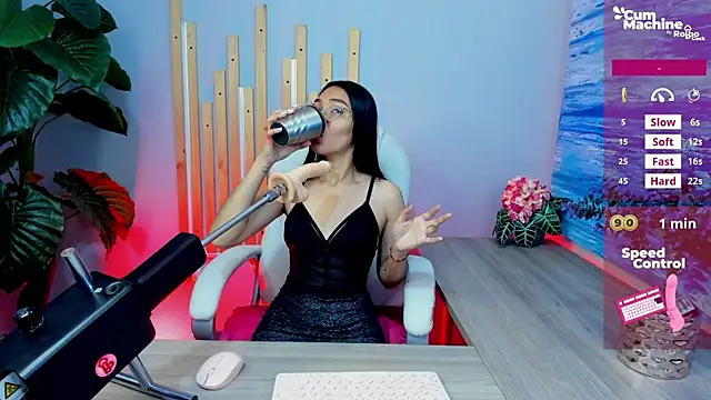 Snapshot of lucyy_liiuu chatting on September 9, 1:33 pm lucyy liiuu online show from September 9, 1:33 pm