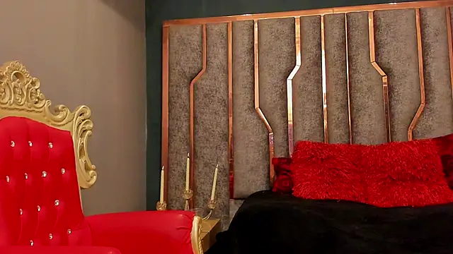 SienaFacchini online show from October 19, 9:06 pm