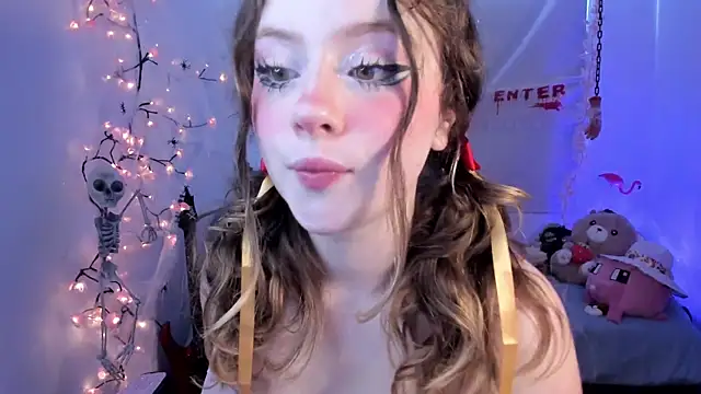 Snapshot of Lil_bela chatting on October 4, 1:39 pm Lil bela online show from October 4, 1:39 pm