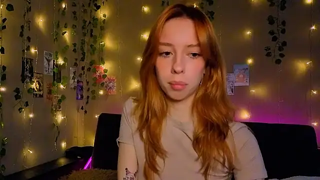 Lori Williams online show from March 6, 1:44 am