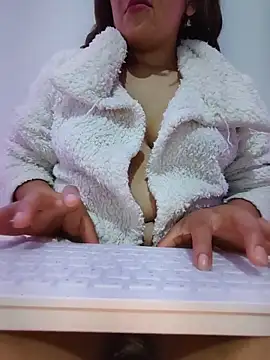 airamoon online show from November 4, 2:38 am