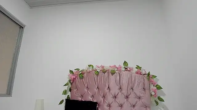 ivy moon05 online show from October 3, 6:35 pm