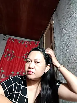 Snapshot of Everleigh_mom chatting on October 9, 7:40 pm Everleigh mom online show from October 9, 7:40 pm