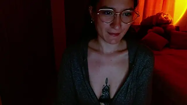 lia ana online show from April 7, 5:53 am