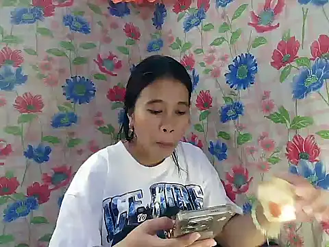 Snapshot of Pinay_Skinny18 chatting on September 28, 12:50 am Pinay Skinny18 online show from September 28, 12:50 am