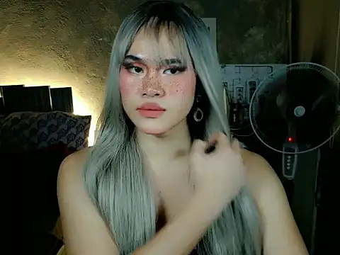 YllanaAltheaXxX online show from April 22, 4:59 pm