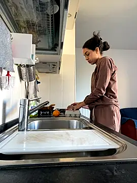 Sora pasquale online show from September 30, 7:14 am