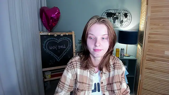 Snapshot of Madelaineses chatting on October 4, 2:32 pm Madelaineses online show from October 4, 2:32 pm
