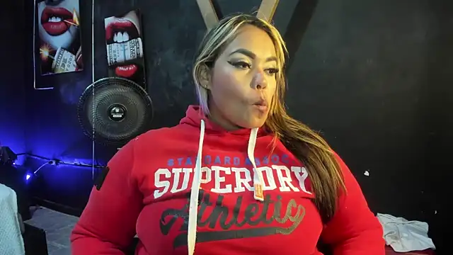 EmilyDuran  online show from March 19, 3:11 am