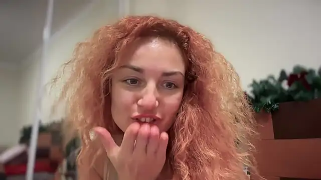 Reddgiirl online show from November 27, 9:06 pm