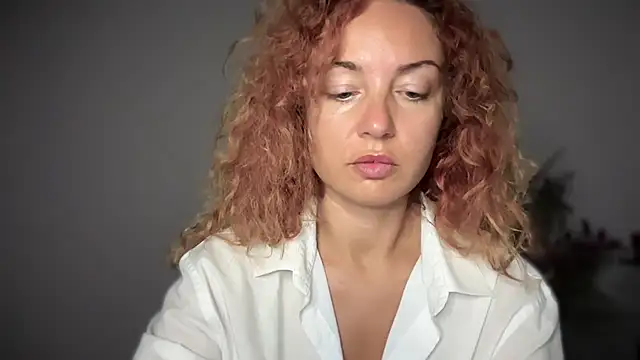 Reddgiirl online show from October 7, 4:50 am