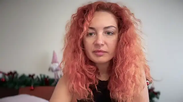 Reddgiirl online show from December 19, 9:45 am