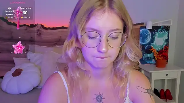 Nerissa xo online show from September 21, 8:29 pm