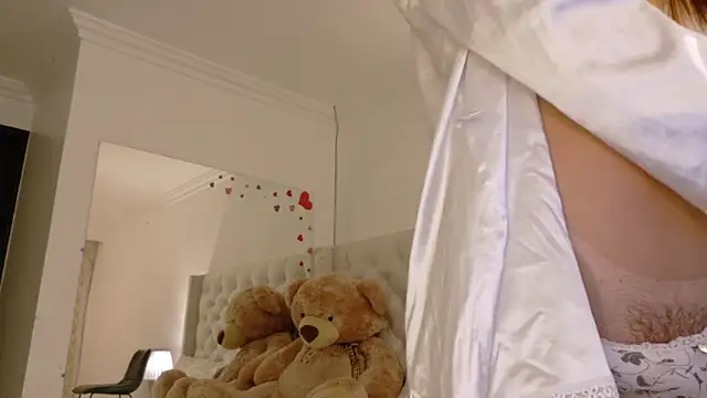 Angely Sweet online show from February 28, 9:25 pm