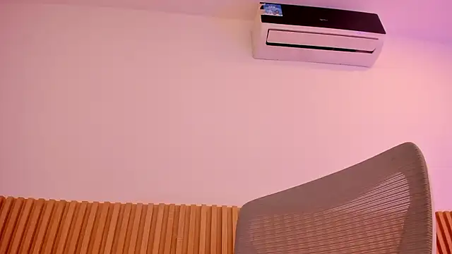 OliviaSweett online show from February 24, 7:45 pm