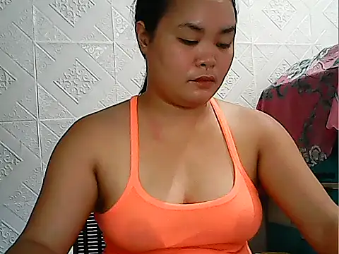 CreamyPussy4uxx online show from May 15, 11:18 pm