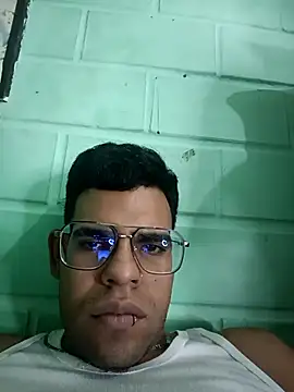 Bigtiti01 online show from October 31, 6:56 pm