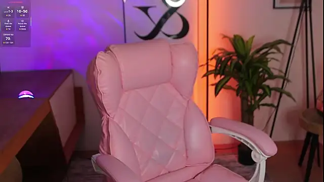 Baby  Lola online show from October 21, 7:12 am