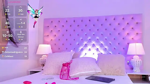 TifannyWolf  online show from October 20, 7:39 pm