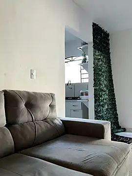 Chloe Leaozinho online show from October 31, 8:02 pm