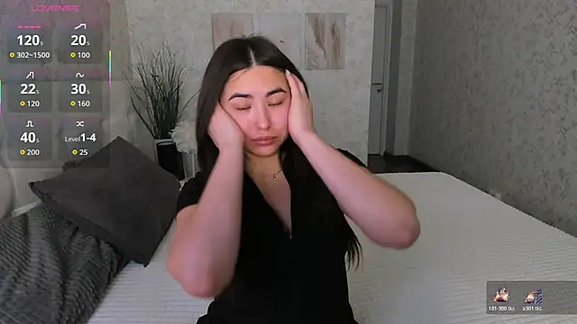 Megan Williamms online show from November 9, 9:49 am