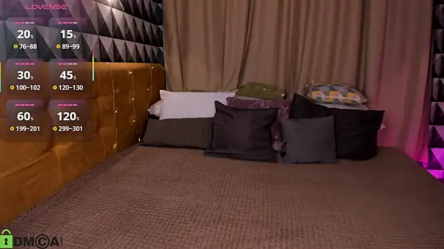 Megan Williamms online show from November 13, 1:04 am