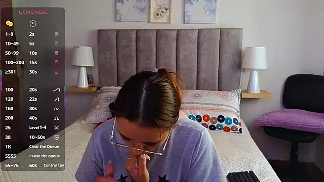 juliana-mancini online show from October 23, 4:46 pm