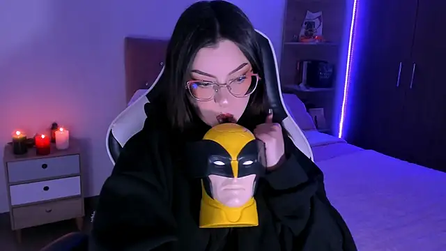 OphelianaRose33 online show from November 28, 11:08 pm