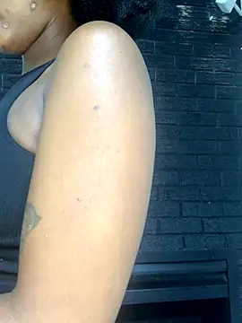 ItsMsBankss02 online show from October 4, 7:07 pm