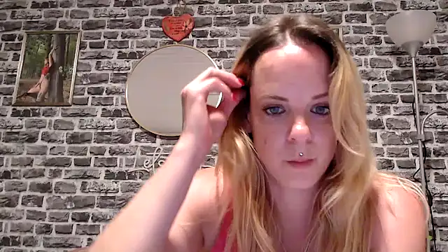 SexyMilf 37 online show from May 27, 8:06 pm