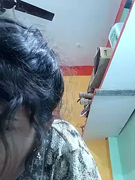 Hot mirchjii online show from November 8, 12:32 pm