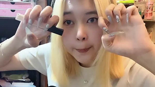 luna51888 online show from October 22, 12:43 pm