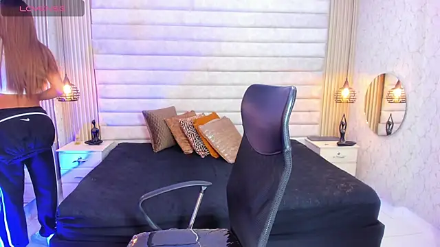 keytinthomson  online show from February 17, 8:08 pm