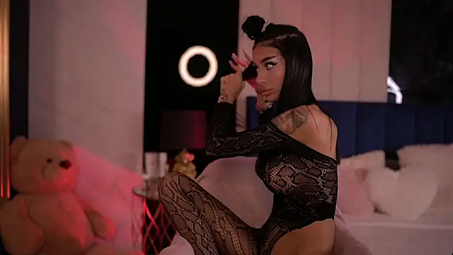 KimNatty online show from November 5, 3:17 pm