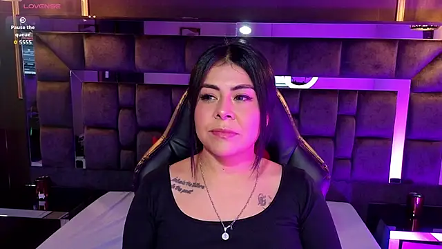 Aniajoness  online show from November 5, 2:50 am