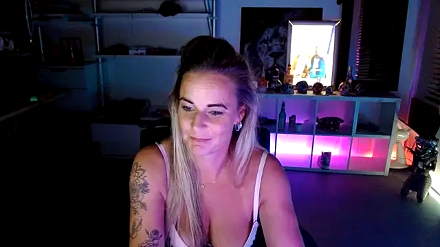 Mrs-Aurora online show from October 9, 12:48 am