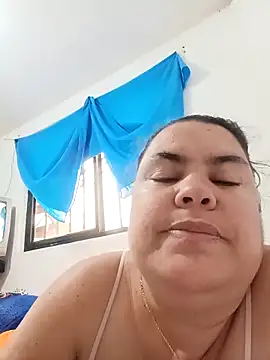 Snapshot of yaneth_ chatting on October 13, 4:42 pm yaneth online show from October 13, 4:42 pm