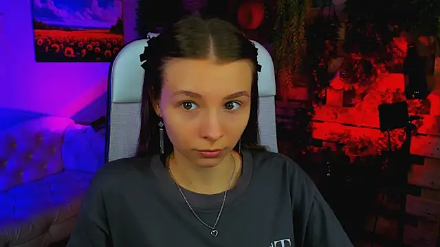 JulieDaniel online show from September 18, 4:22 am