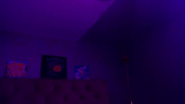 laurenelove online show from September 14, 5:05 am