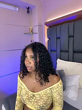 LisaMendez online show from October 4, 4:29 am