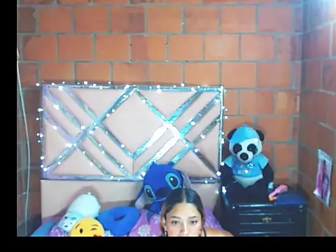 Snapshot of brytany_squirrt chatting on September 19, 12:53 am brytany squirrt online show from September 19, 12:53 am