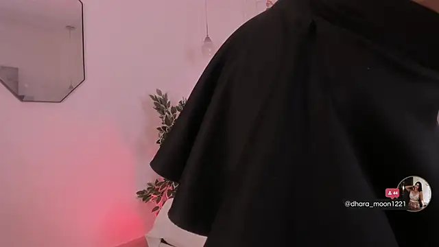 Snapshot of Dhara_moon chatting on October 4, 11:27 am Dhara moon online show from October 4, 11:27 am
