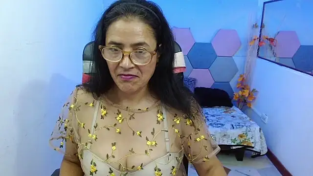 Snapshot of AmandaPeet chatting on September 11, 8:31 pm AmandaPeet online show from September 11, 8:31 pm